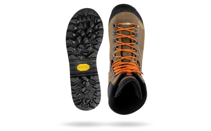 TITAN GTX CF 8400 4300 DARK BROWN