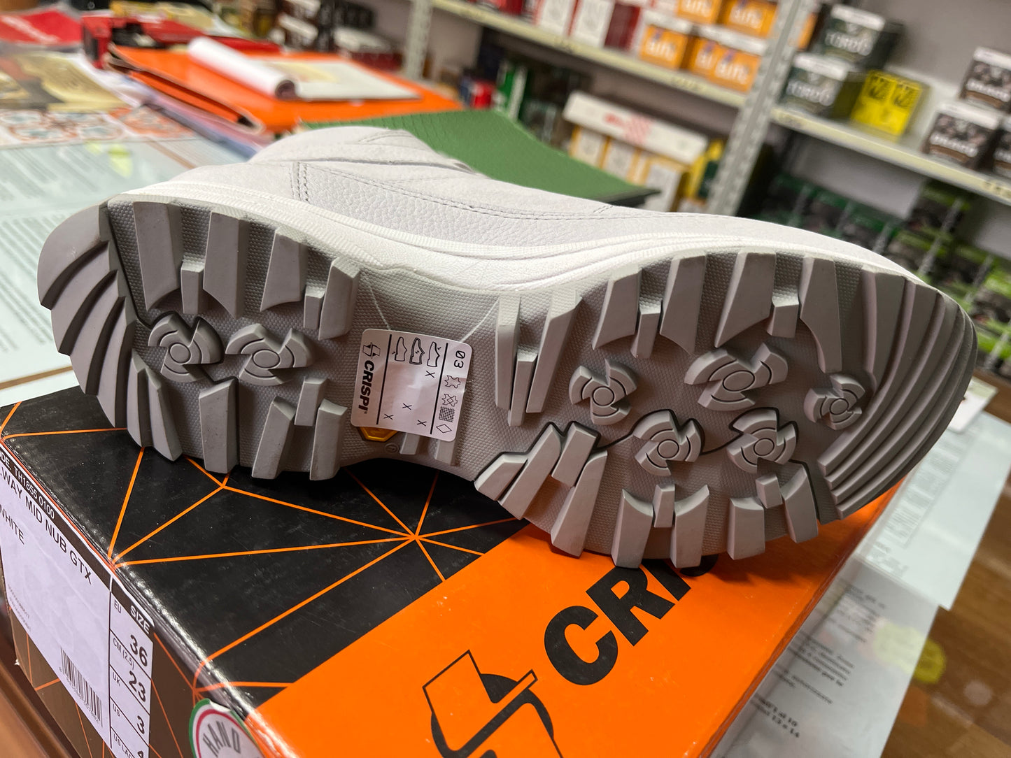 A.Way mid nub gtx white