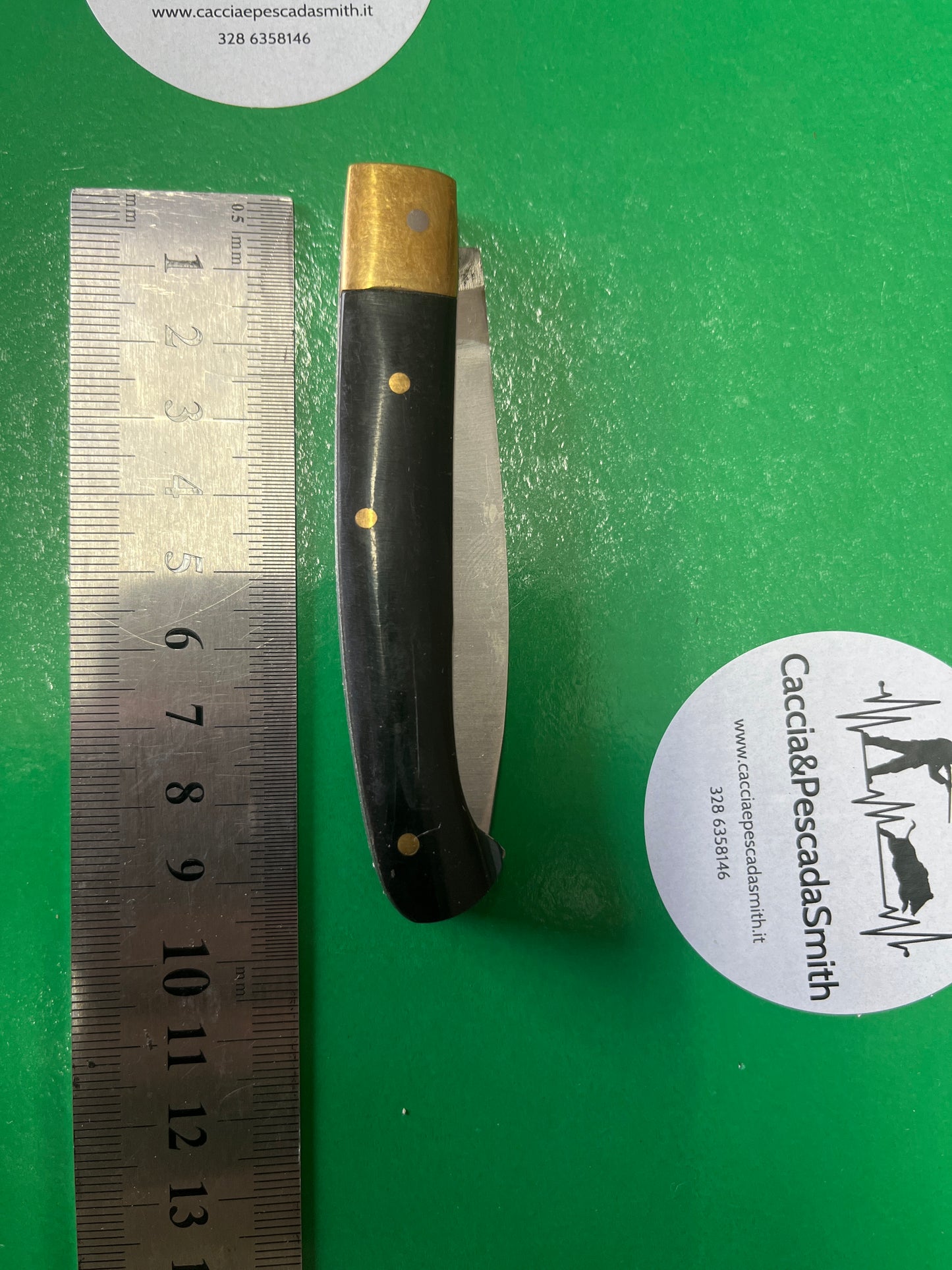 Coltello economico manico corno scuro