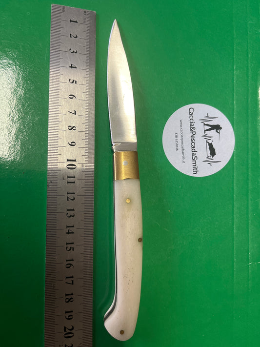 Coltello economico manico in corno chiaro